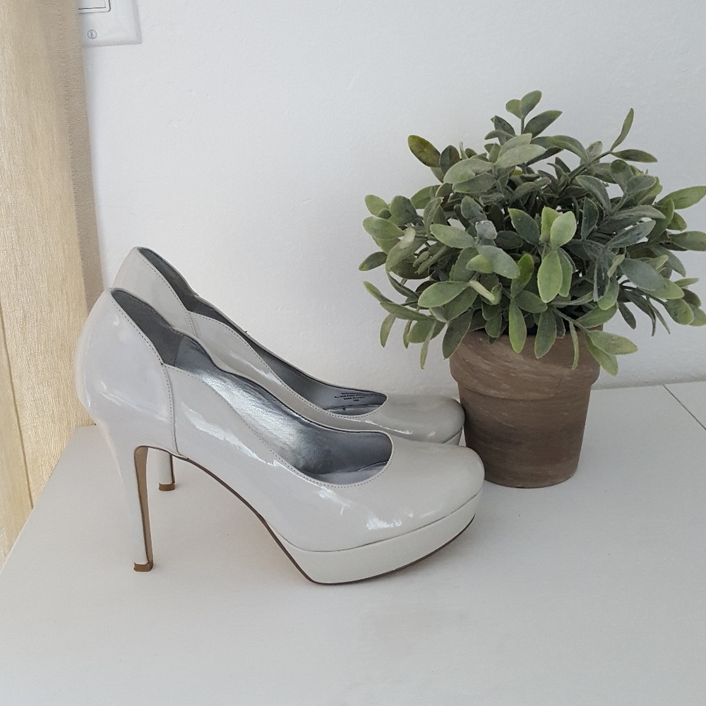 Guess Patent Leather Pump